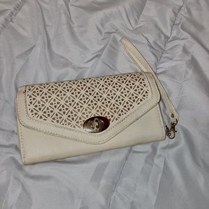 Beige/ off white purse clutch wristlet with compartments